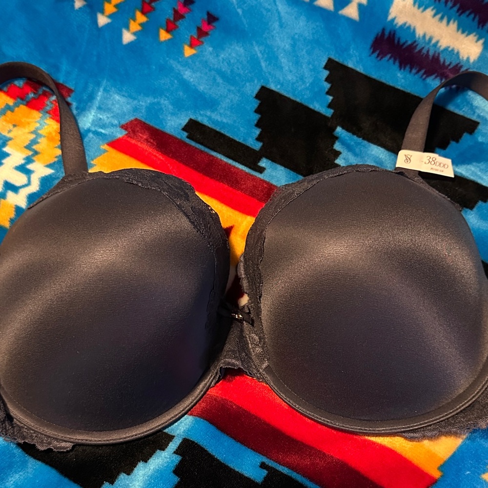 Victoria's Secret Black Smooth Cup Bra 38DDD